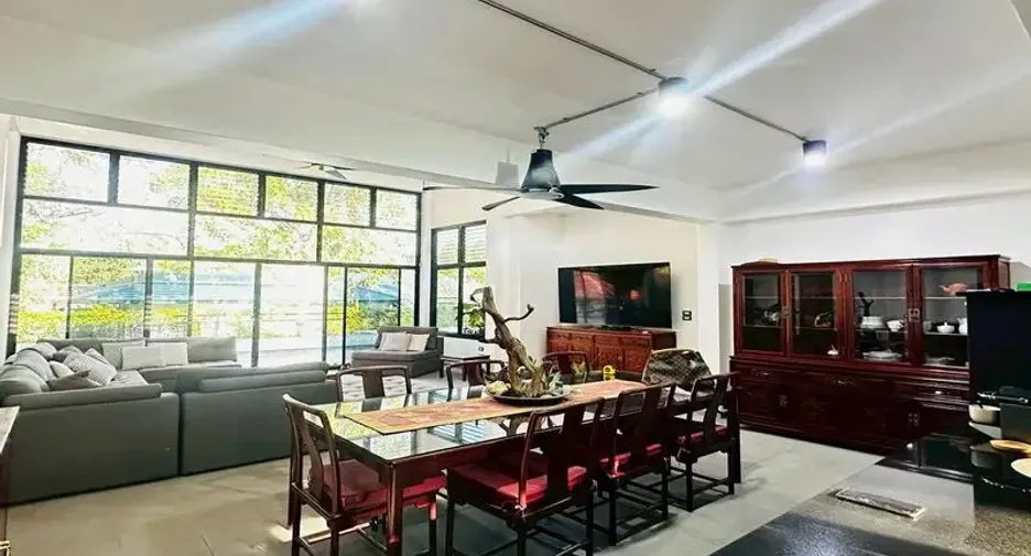 For sale 4 bedrooms villa in Sattahip, Chonburi