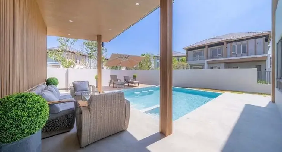 For sale 4 bedrooms house in East Pattaya, Pattaya