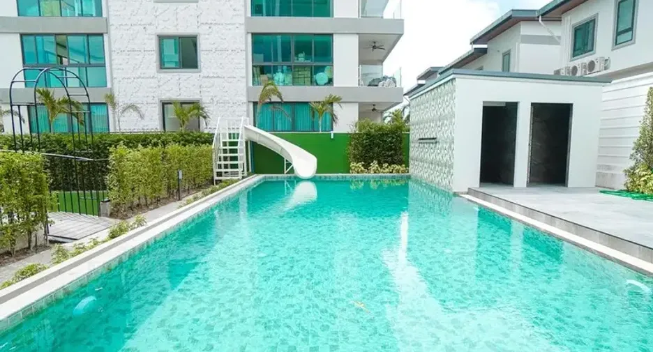 For sale 4 bedrooms condo in Jomtien, Pattaya