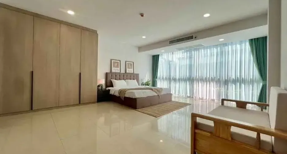 For sale 4 bedrooms condo in Jomtien, Pattaya