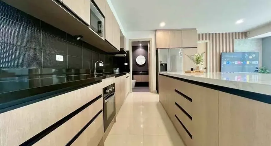 For sale 4 bedrooms condo in Jomtien, Pattaya