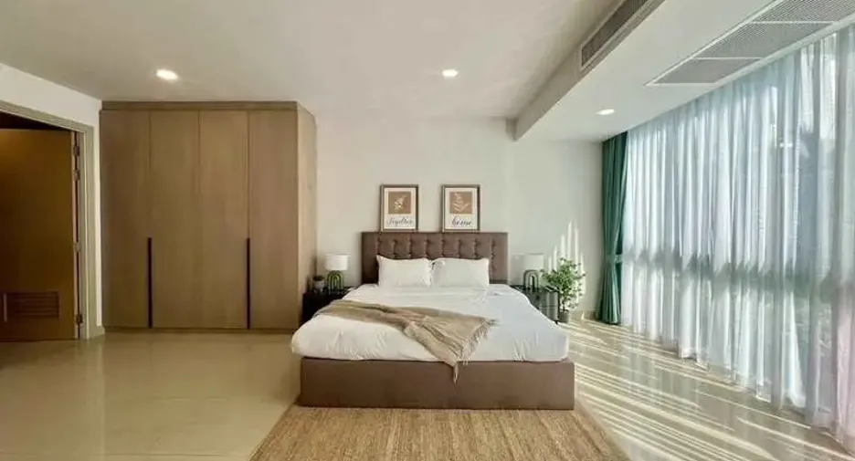 For sale 4 bedrooms condo in Jomtien, Pattaya