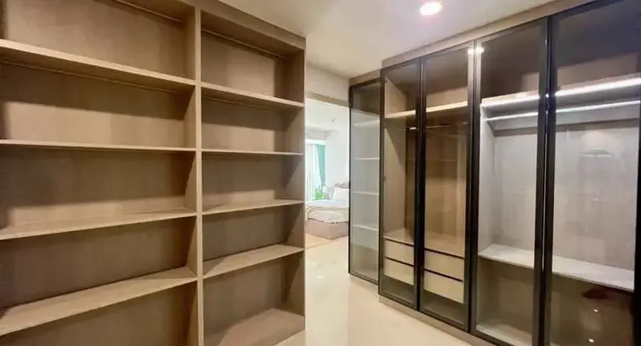 For sale 4 bedrooms condo in Jomtien, Pattaya
