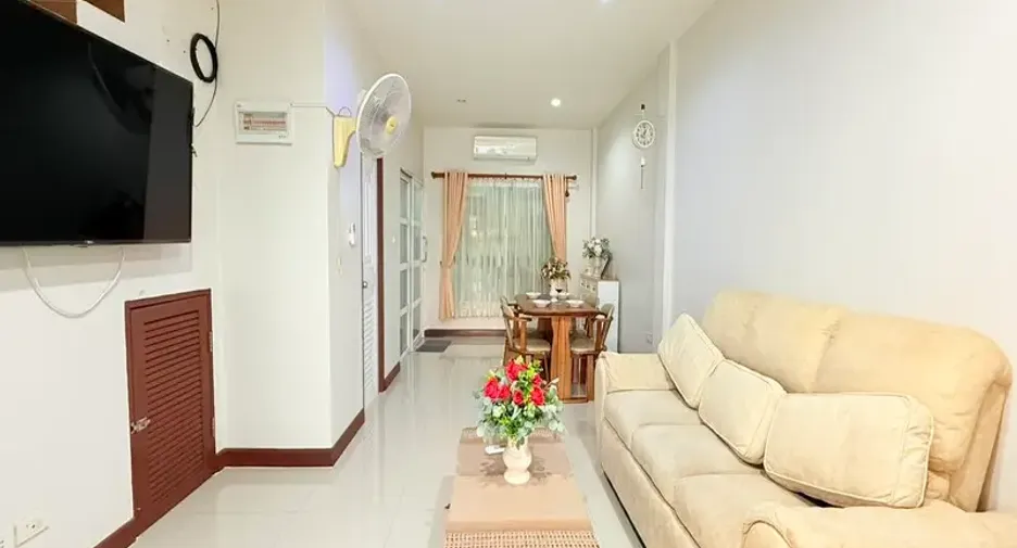 For sale 3 bedrooms townhouse in East Pattaya, Pattaya