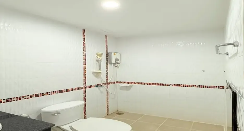 For sale 3 bedrooms townhouse in East Pattaya, Pattaya