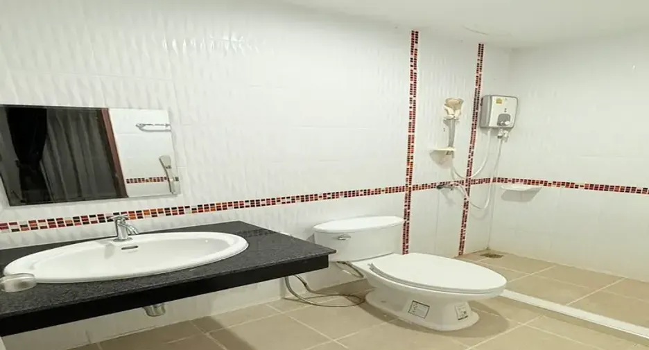 For sale 3 bedrooms townhouse in East Pattaya, Pattaya