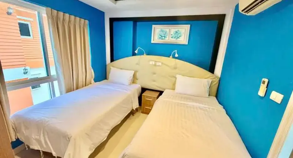 For sale 4 bedrooms condo in Pratumnak, Pattaya