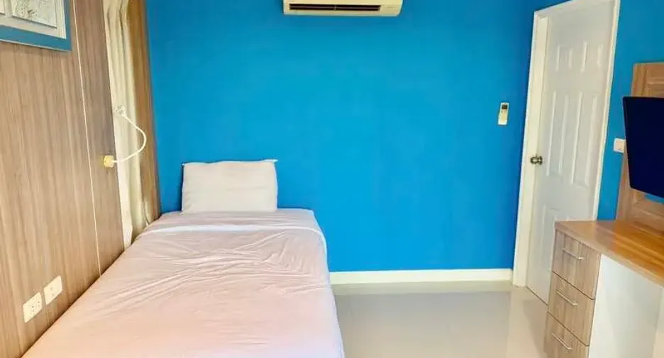 For sale 4 bedrooms condo in Pratumnak, Pattaya