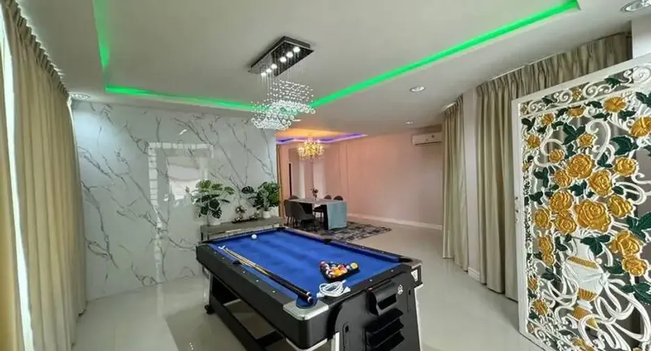 For sale 5 bedrooms house in East Pattaya, Pattaya