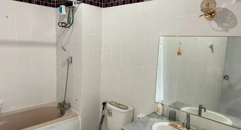 For sale 5 bedrooms house in East Pattaya, Pattaya