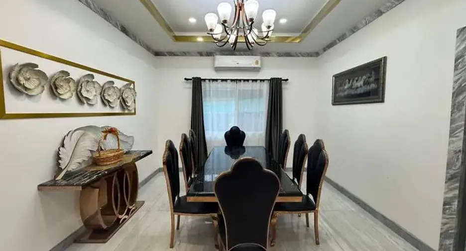 Casa en venta de 4 habitaciones en East Pattaya, Pattaya