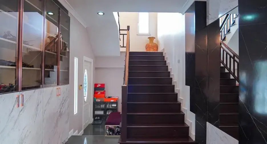 For sale 5 bedrooms villa in East Pattaya, Pattaya