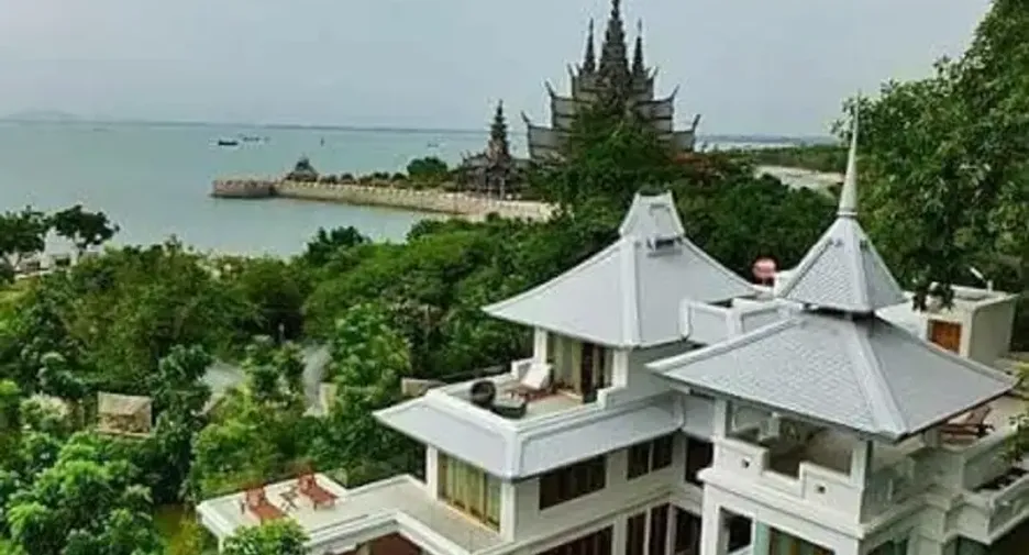 For sale 5 bedrooms villa in Central Pattaya, Pattaya
