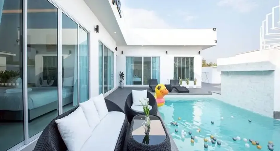 À vendre 5 chambres villa à Huay Yai, Pattaya