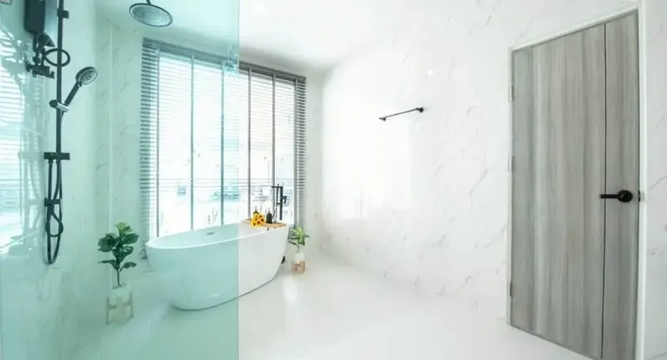 À vendre 5 chambres villa à Huay Yai, Pattaya