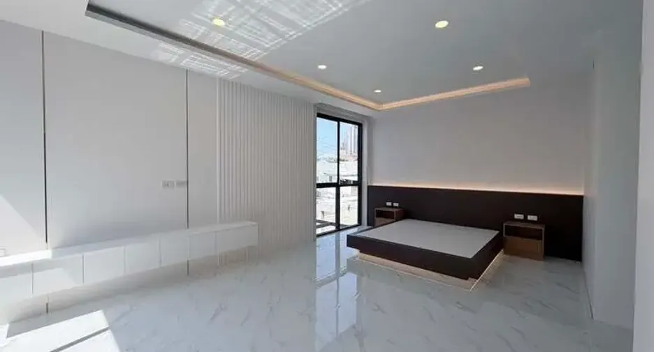 For sale 5 bedrooms house in Jomtien, Pattaya