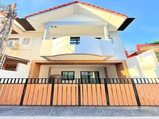 For sale 3 bedrooms townhouse in Bang Lamung, Chonburi