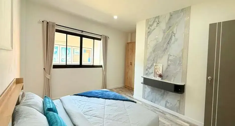 For sale 3 bedrooms townhouse in East Pattaya, Pattaya