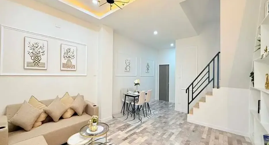 For sale 3 bedrooms townhouse in East Pattaya, Pattaya