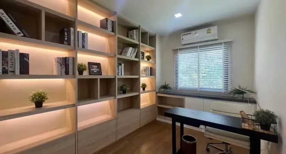 For rent 2 bedrooms townhouse in Hang Dong, Chiang Mai