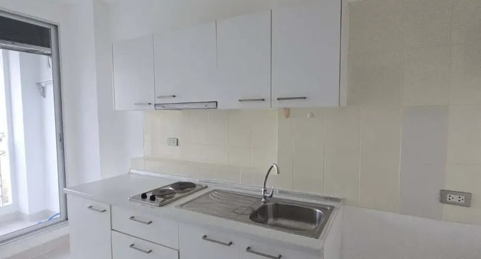 For sale 1 bed condo in Huai Khwang, Bangkok