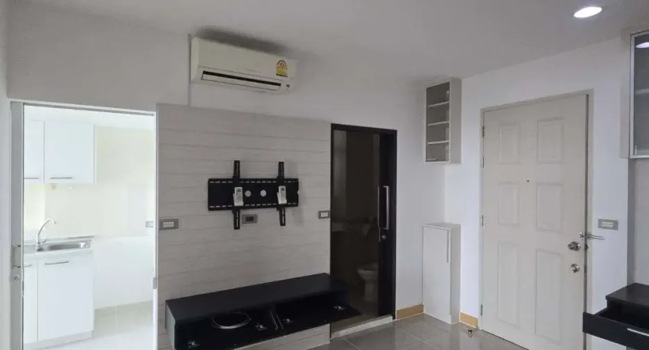 For sale 1 bed condo in Huai Khwang, Bangkok