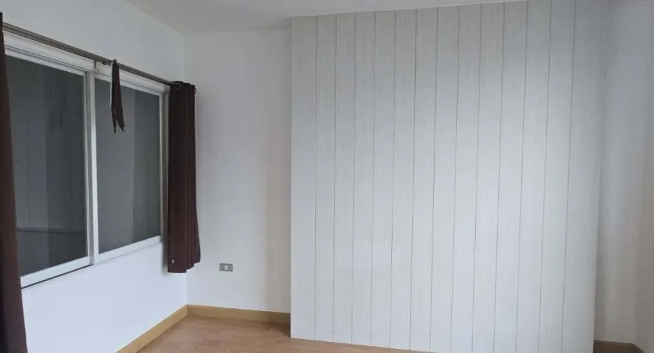 For sale 1 bed condo in Huai Khwang, Bangkok