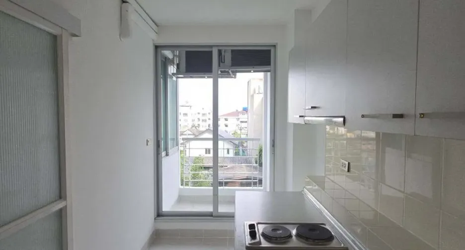 For sale 1 bed condo in Huai Khwang, Bangkok