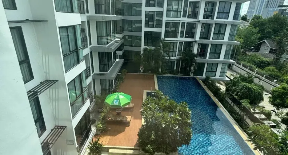 For rent and for sale 1 bed condo in Phra Khanong, Bangkok