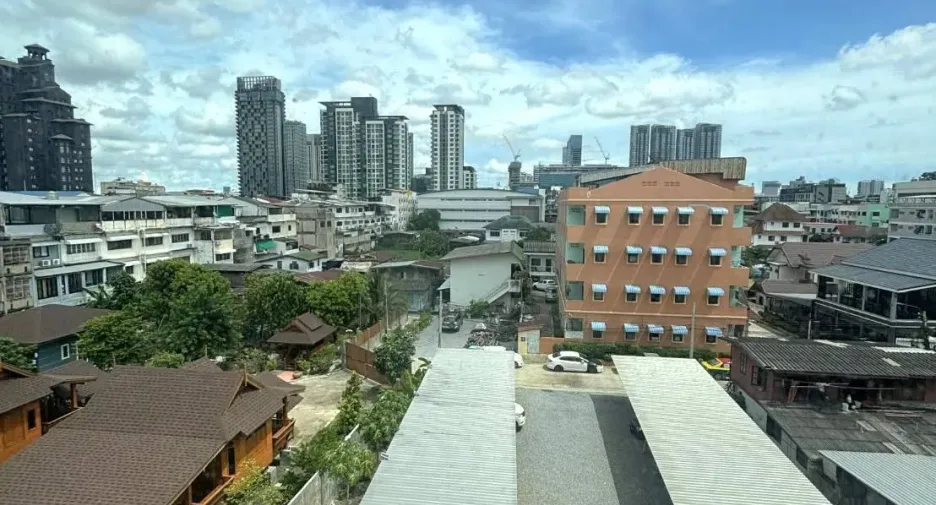 For rent and for sale 1 bed condo in Phra Khanong, Bangkok