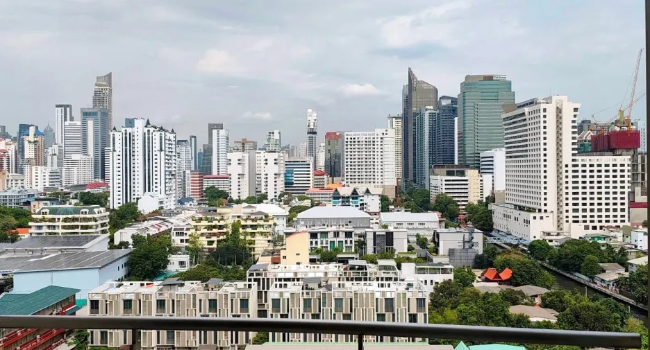 For rent 1 bed condo in Watthana, Bangkok
