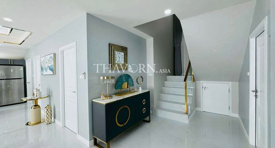 For sale 4 bedrooms house in North Pattaya, Pattaya