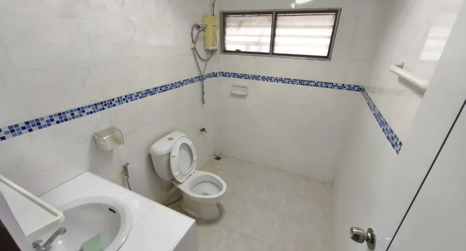 For rent 3 bedrooms house in Mueang Chiang Mai, Chiang Mai
