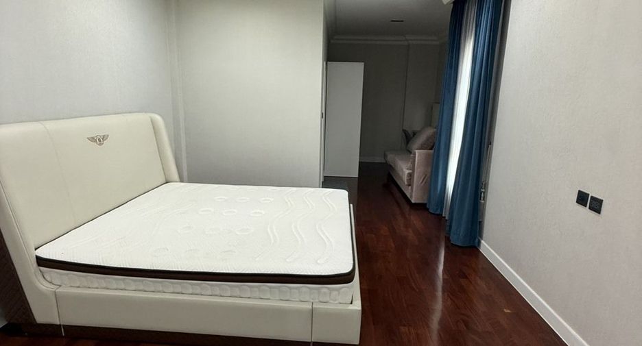 For rent 6 bedrooms house in Mueang Samut Prakan, Samut Prakan