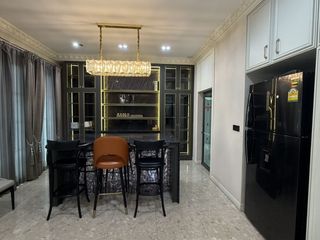 For rent 6 ベッドルーム house in Mueang Samut Prakan, Samut Prakan