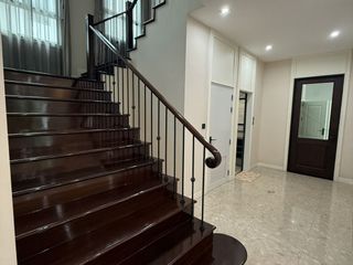 For rent 6 ベッドルーム house in Mueang Samut Prakan, Samut Prakan