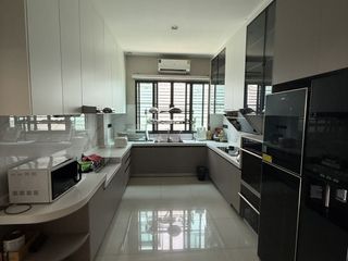 For rent 6 ベッドルーム house in Mueang Samut Prakan, Samut Prakan
