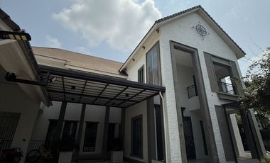 For rent 6 ベッドルーム house in Mueang Samut Prakan, Samut Prakan
