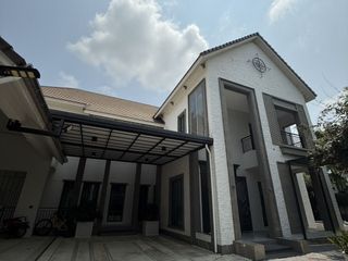 For rent 6 ベッドルーム house in Mueang Samut Prakan, Samut Prakan