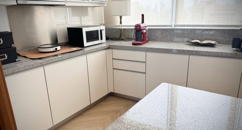 For sale and for rent 3 bedrooms condo in Khlong Toei, Bangkok