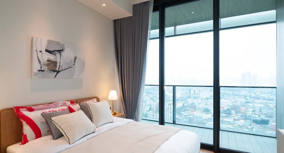 For rent 2 bedrooms condo in Khlong San, Bangkok