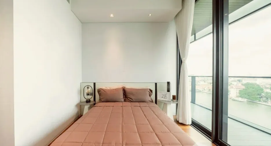 For rent 2 bedrooms condo in Khlong San, Bangkok