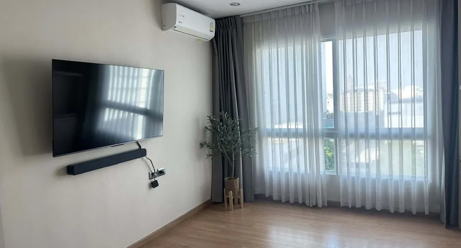For rent 1 bed condo in Huai Khwang, Bangkok