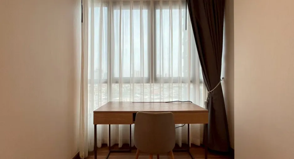 Condo en alquiler de 1 habitaciones en Khlong San, Bangkok