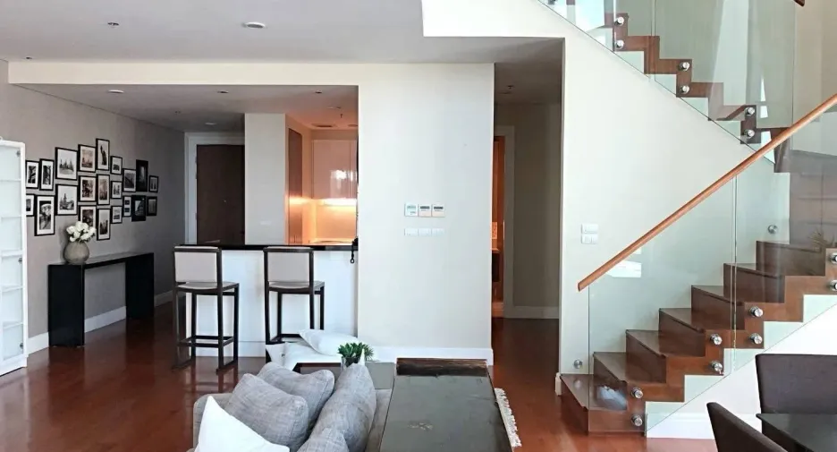 For rent 3 bedrooms condo in Khlong Toei, Bangkok