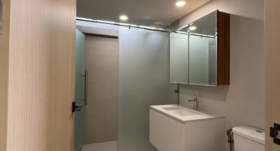 For rent 2 bedrooms condo in Watthana, Bangkok