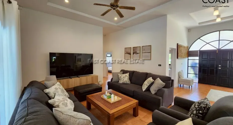 For rent and for sale 4 bedrooms house in Bang Lamung, Chonburi