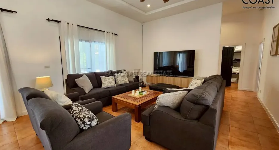For rent and for sale 4 bedrooms house in Bang Lamung, Chonburi