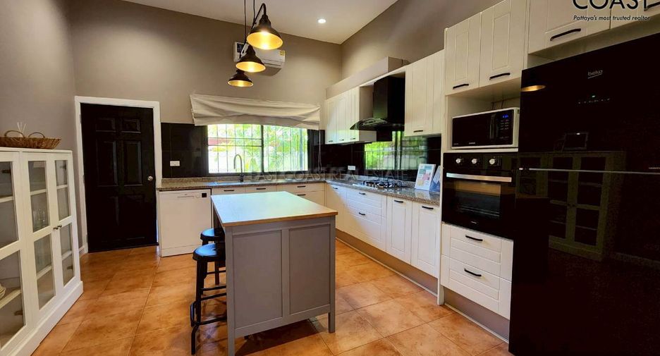 For sale and for rent 4 bedrooms house in East Pattaya, Pattaya