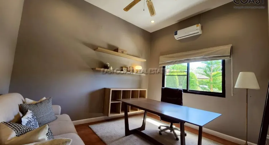 For rent and for sale 4 bedrooms house in Bang Lamung, Chonburi